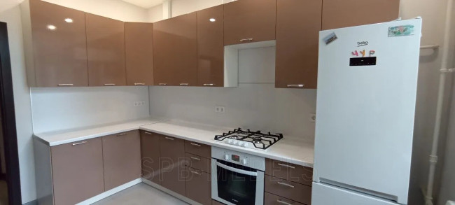 Кухня Техно в интерьере — угловая планировка, вид спереди Кухня Техно в интерьере — угловая планировка, вид спереди