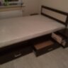 Недорогая кровать с ящиками и матрасом